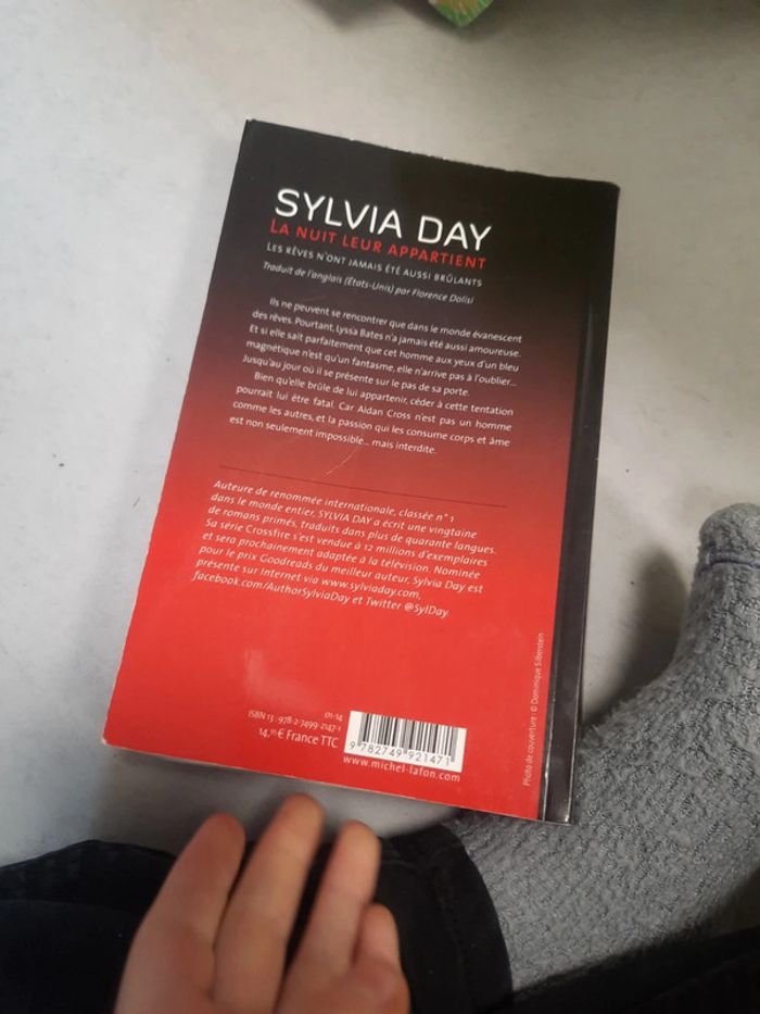 Livre New roman auteur crossfire - photo numéro 4