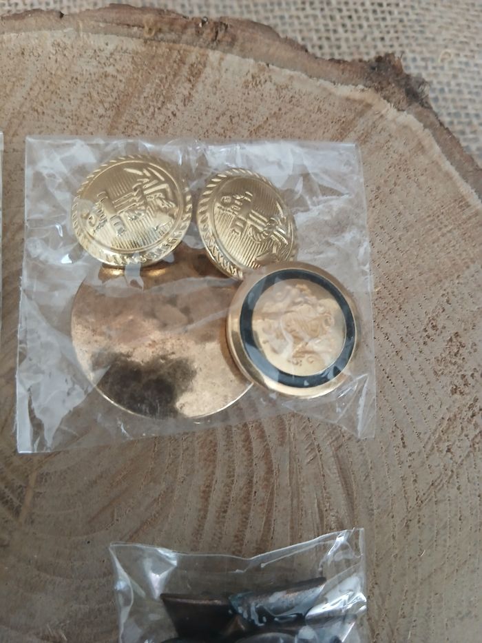 Lot de 4 sachets de boutons - photo numéro 3