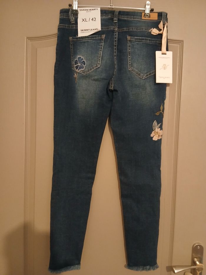 Jean’s fleurie taille 42 - photo numéro 4