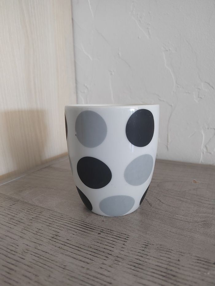 Mug blanc à pois noirs et gris – Tasse céramique café/thé - photo numéro 2