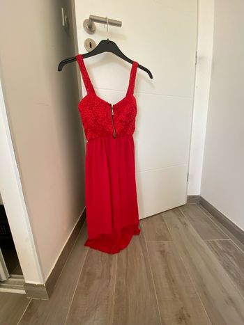 Robe avec petite traîne