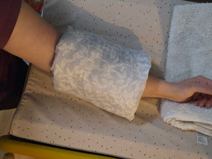 Coussin de bras allaitement - photo numéro 2