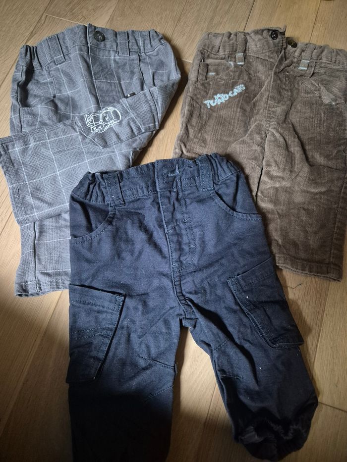 Lot 3 pantalons marque tout compte fait 3 mois