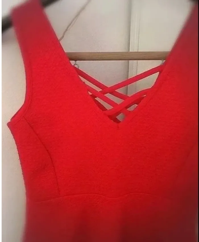 Robe rouge sexy - photo numéro 2