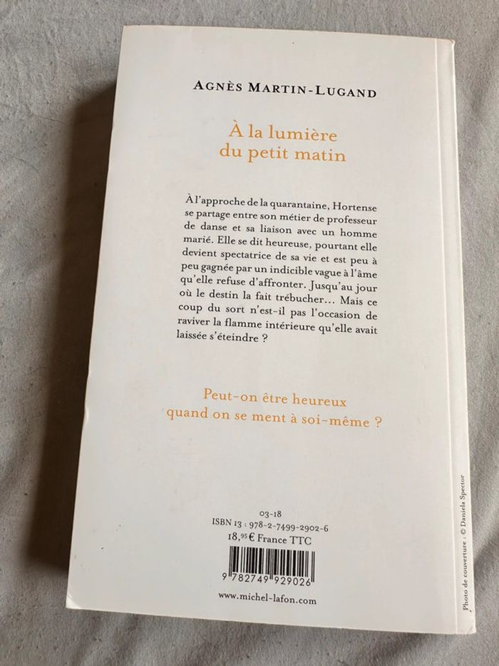 À la lumière du petit matin – Agnès Martin-Lugand - photo numéro 2