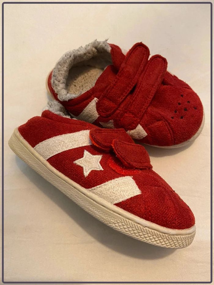 Pantoufles style Converses 26,5 marque Next