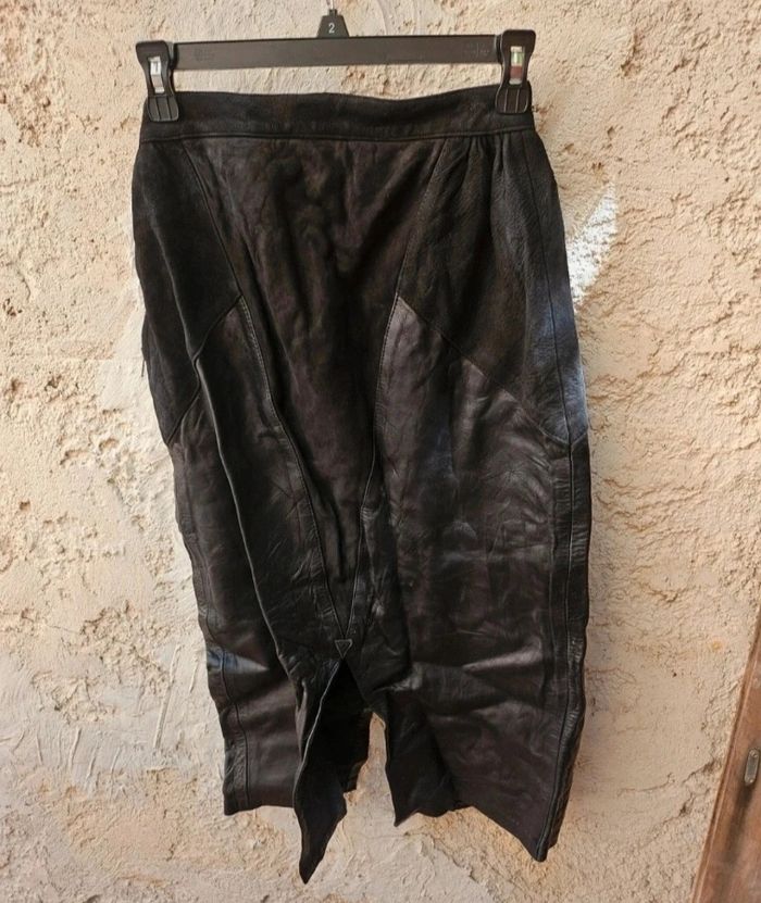 Jupe similicuir et velours forme crayon noir - photo numéro 6