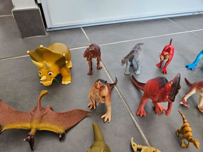 Lot de 21 dinosaures, Bon état, très propres - photo numéro 7