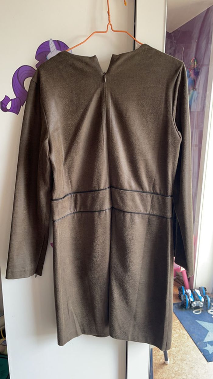 Robe charlise taille 38 - photo numéro 4