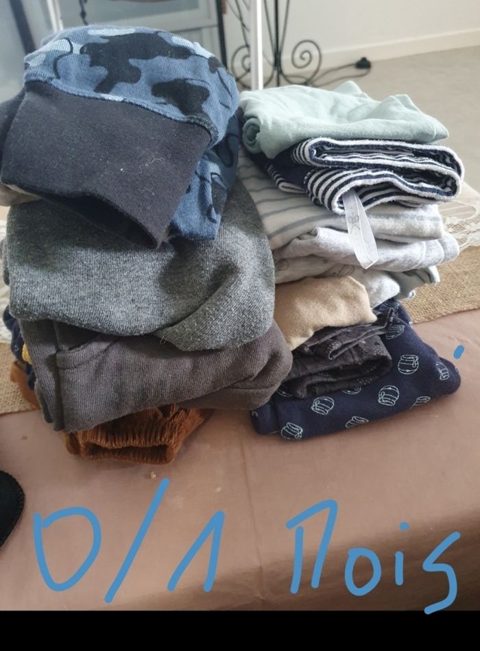 Vetement bebe naissance et 1 mois - photo numéro 7