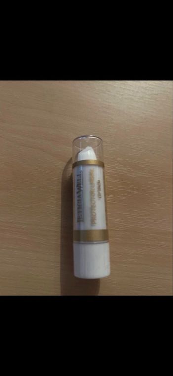 1 baume à lèvre neutre 