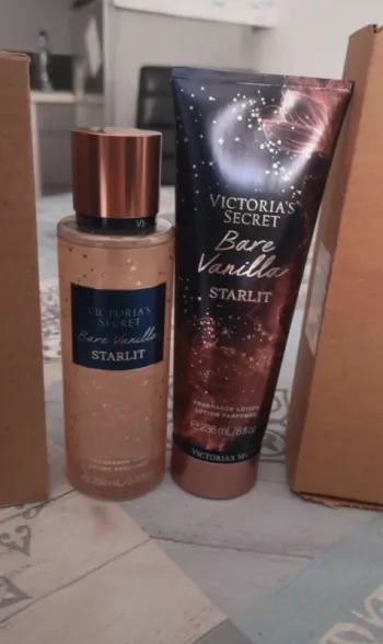 Lot brume et lotion parfumée Victoria's Secret Bare Vanilla Starlit