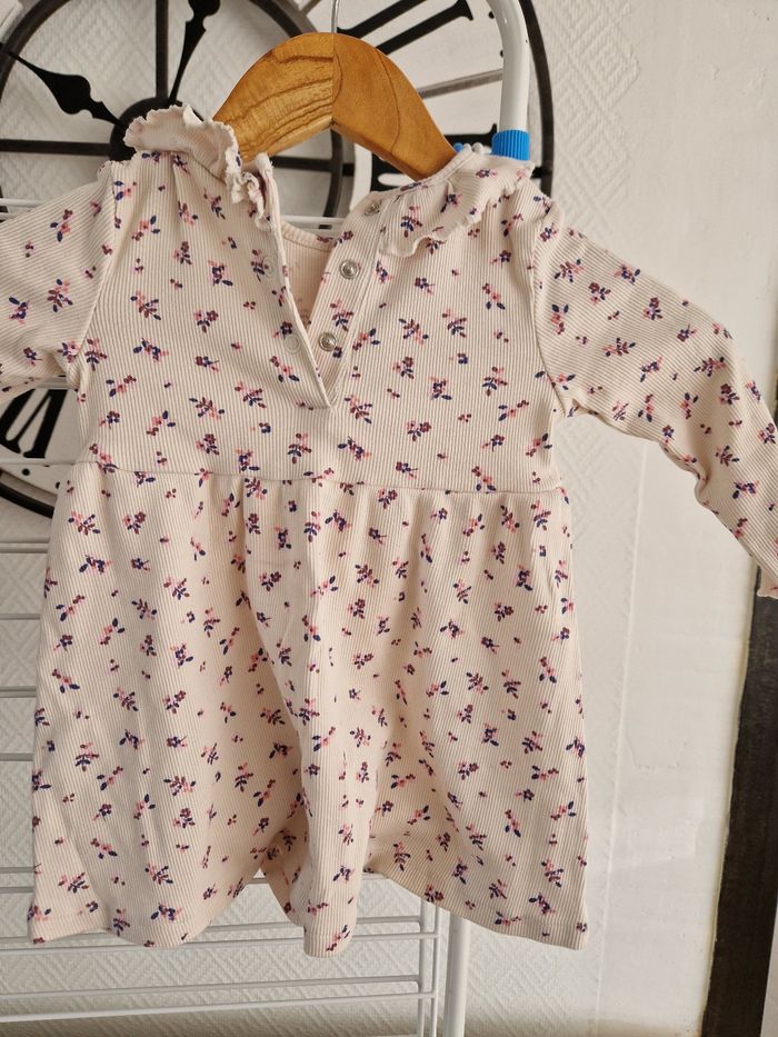 Lot 2 robes - photo numéro 4