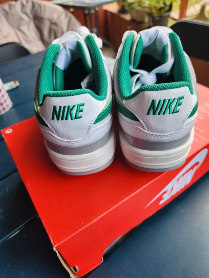 Nike gamma force Blanc vert Taille 36,5 mixte neuves - photo numéro 5