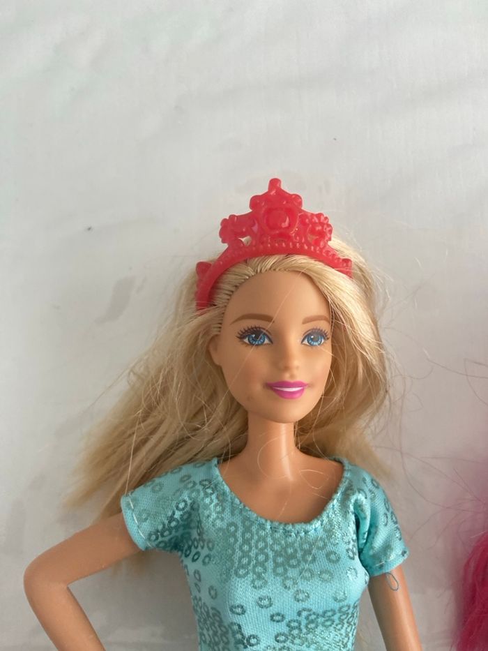 Lot de 3 poupées Barbie Mattel – dont Barbie Arc-en-Ciel lumineuse - photo numéro 4