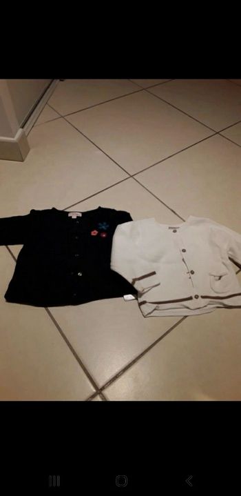 2 gilets 12 mois