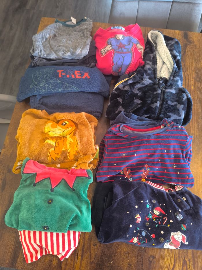 Lot de pyjama chaud velours taille 3 ans garçon