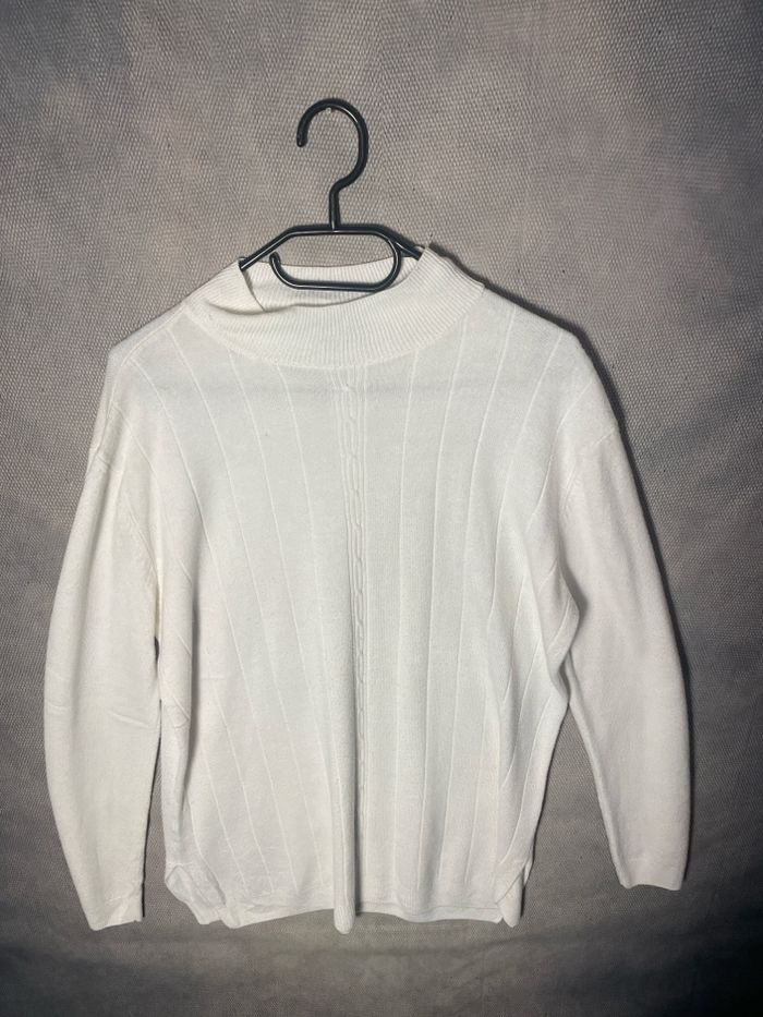 Pull blanc, femme, colle, montant maille côtelé taille L. Très bon état. - photo numéro 4