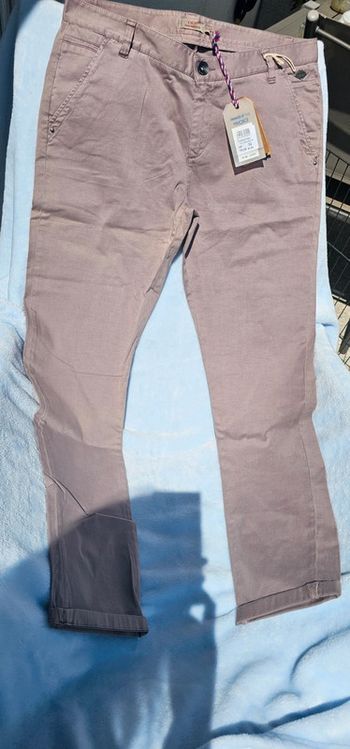 Chino Ddp taille 42 toucher doux