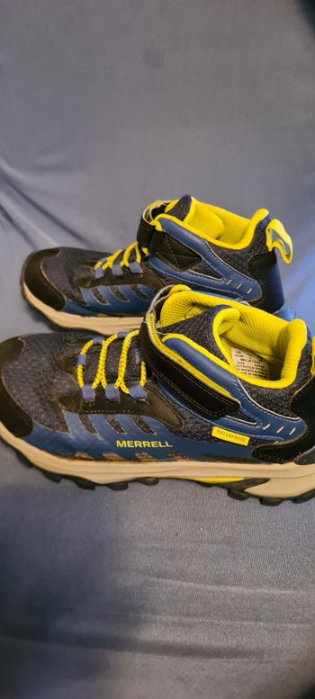 A vendre chaussures de randonnée Merell 