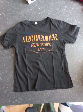 Tee shirt 12 ans 100% coton taille petit