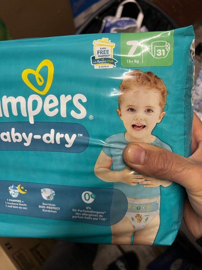 Couches Pampers taille 6 et 7 - photo numéro 4