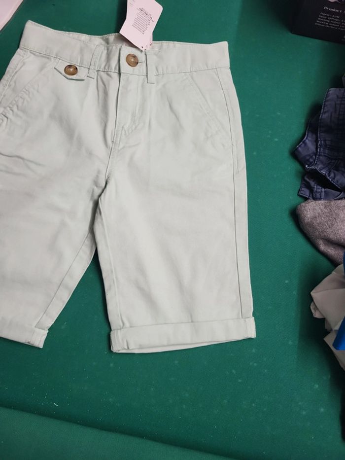 Short 8 ans regular neuf reglable - photo numéro 2