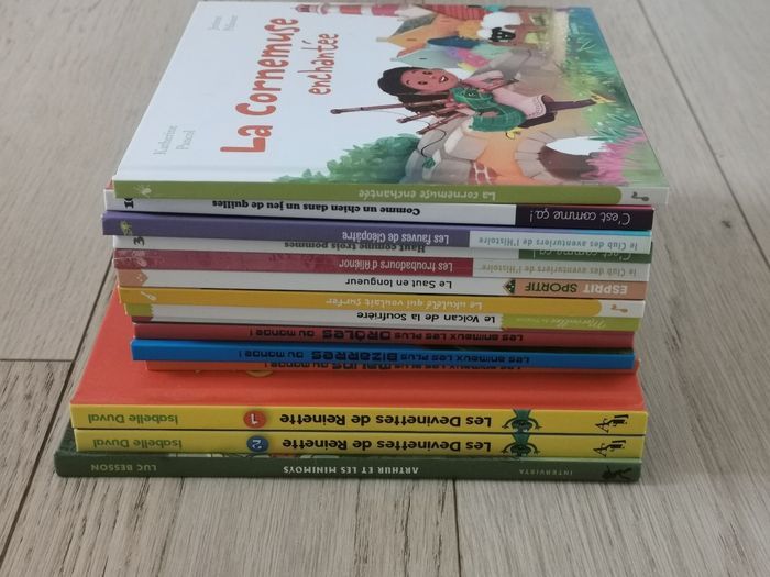 Lot 13 livres pour enfants - comme neufs - photo numéro 2