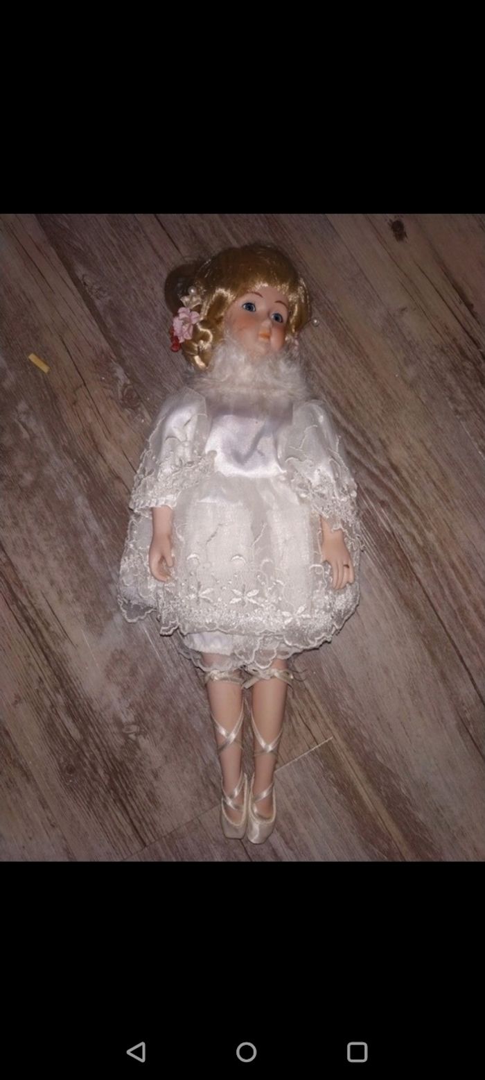 Ballerine en porcelaine