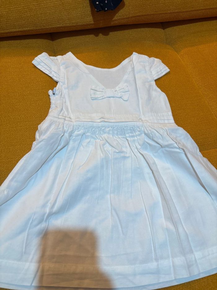Jolie robe blanche 5 ans - photo numéro 3