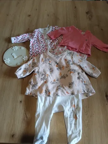 3 pyjamas léger 1 mois