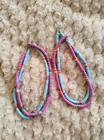 Colliers neufs sans étiquette