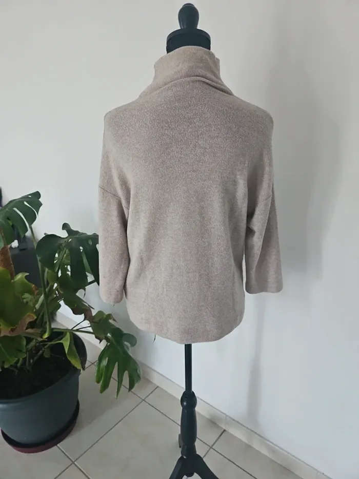 Pull marque Stradivarius - photo numéro 3