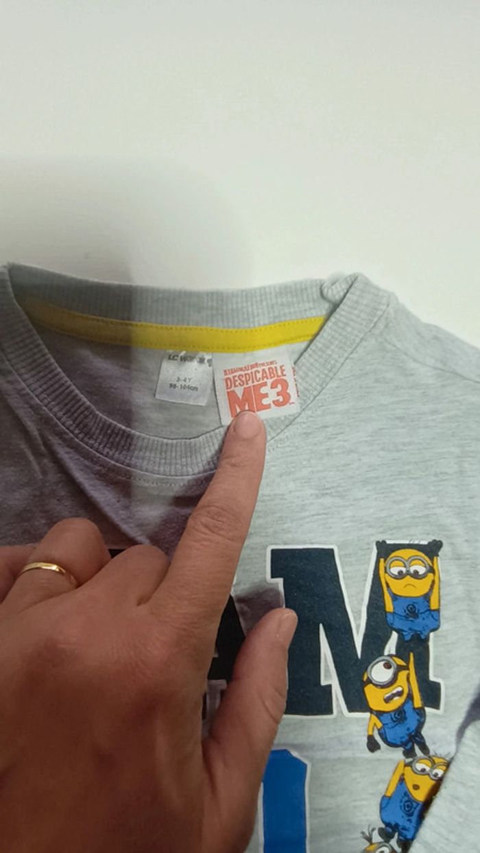 Pull les minions pour garçon 3 4 ans - photo numéro 2