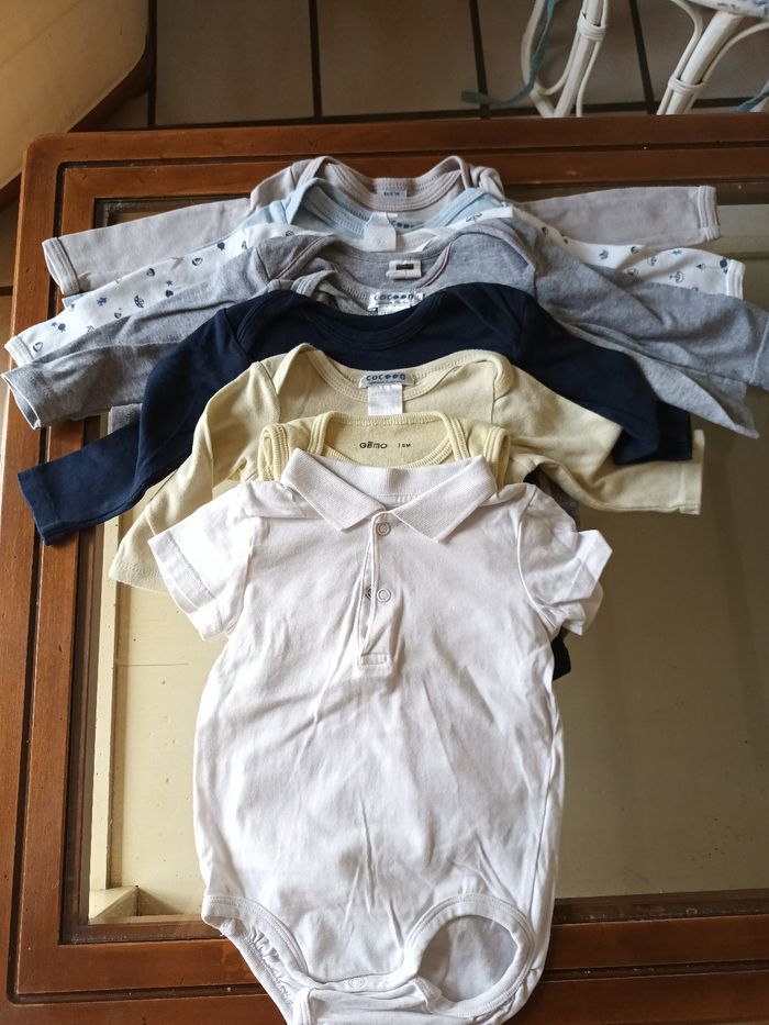 Lot de vetement bébés 6 mois - photo numéro 2