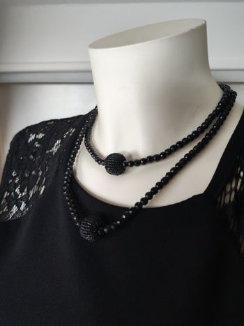 Sautoir en perles de verre noires style des années 1920 Charleston