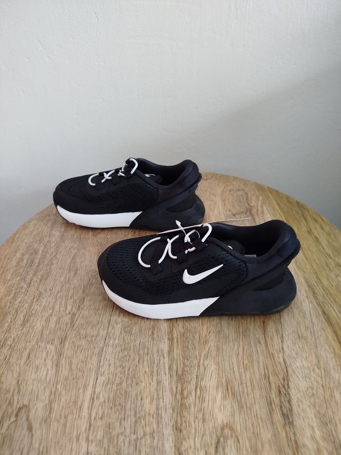 Baskets Nike T 26 - photo numéro 2