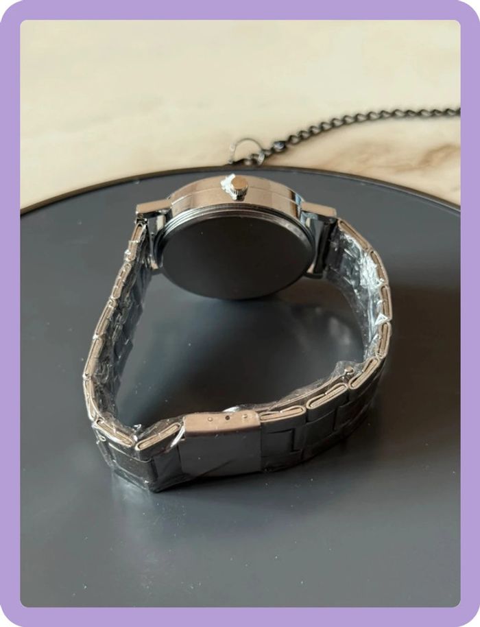 Montre en chaîne à cadran noir - photo numéro 3