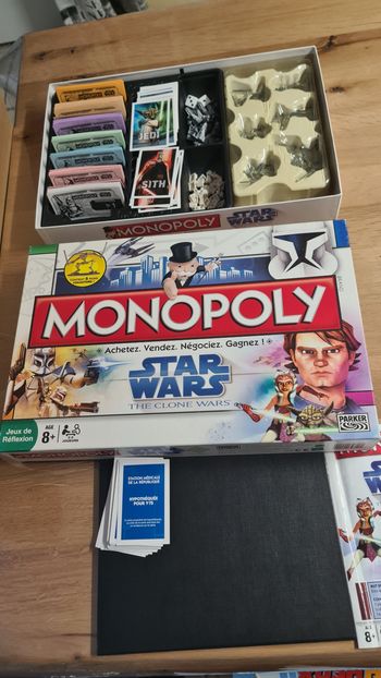 Jeu de société Monopoly Star Wars The Clone Wars des éditions Parker, 
