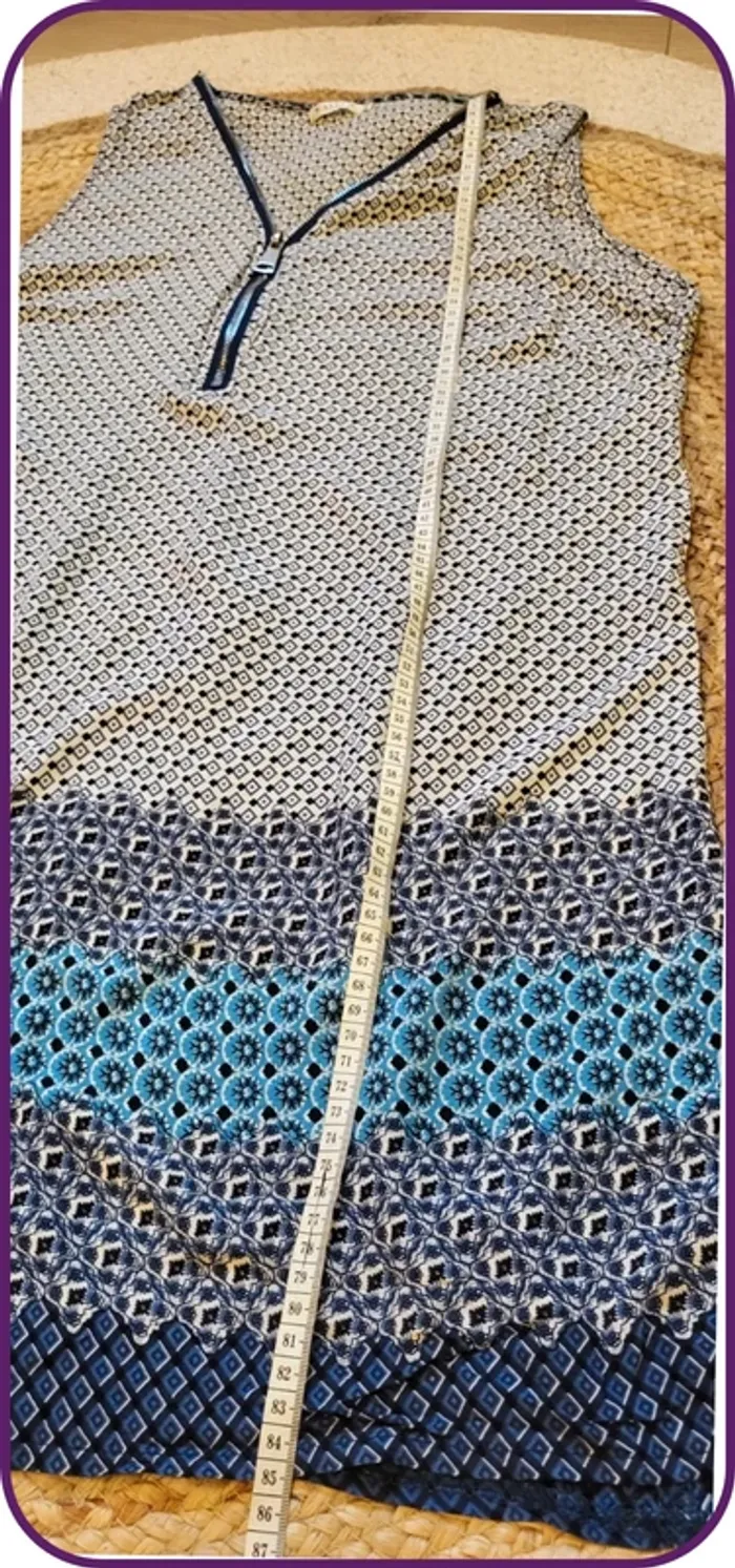 Robe sans manches imprimée géométrique – Kaylla – Taille XL/XXL
- Très bon état - Blanc Noir Bleu - photo numéro 8