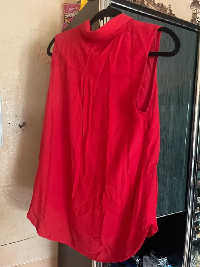 Blouse rouge sans manche - photo numéro 5