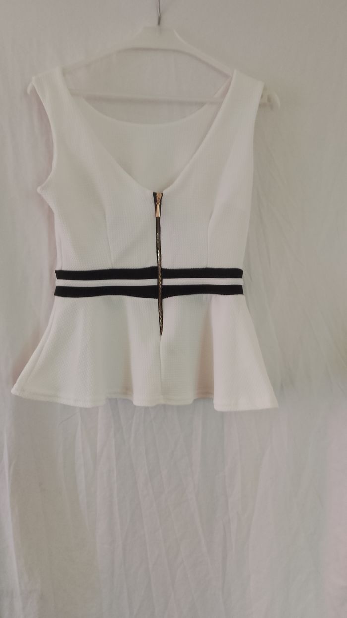 Haut blanc et noir - photo numéro 2