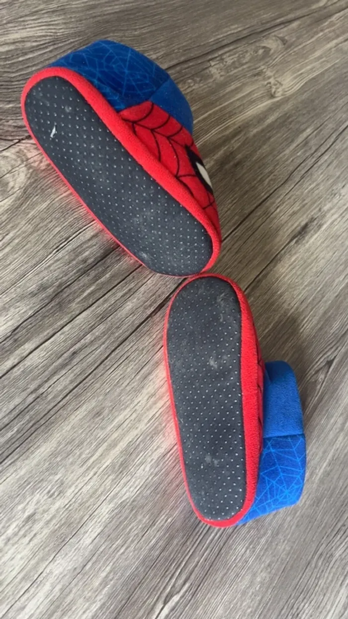 Chaussons Spiderman garçon taille 28 - photo numéro 4