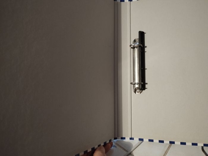 Lot de 4 classeurs neufs, couverture rigide - photo numéro 4