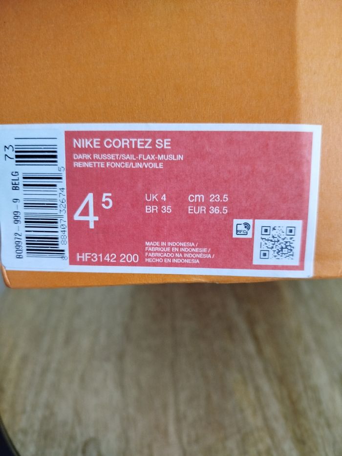 Baskets Nike T 36,5 - photo numéro 10