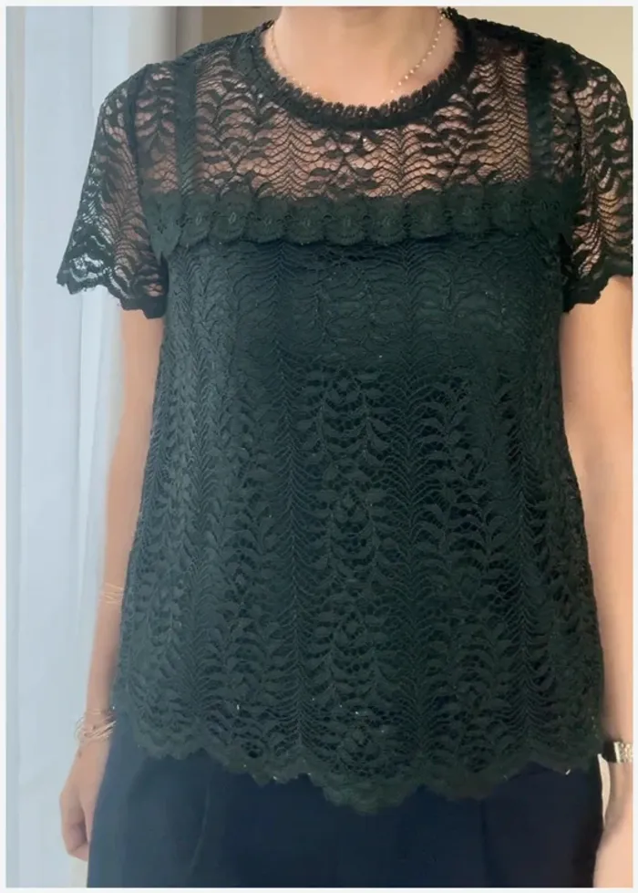 Top Kookaï en dentelle vert taille 36 très bon état - photo numéro 3
