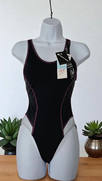 une piece Ocean Wear noir taille 36