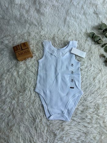 Body blanc col broderie anglaise taille 18 mois Kiabi