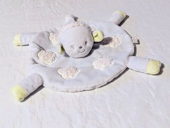 Petit Mouton Bleu Doudou Robe Ronde Bleue Fleurs Blanches Animal Peluche Petits Enfants Bébés
