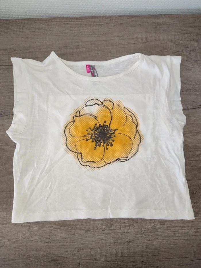 T shirt blanc avec une fleur jaune 6 ans Orchestra